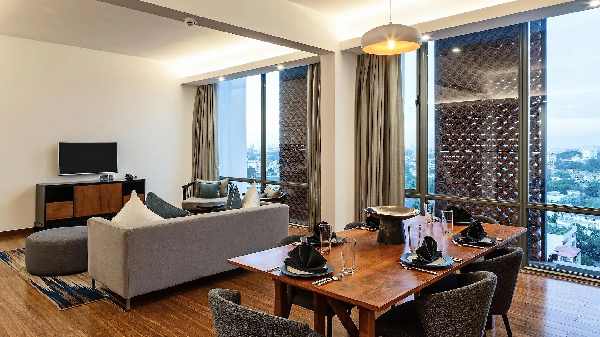 Jetwing Colombo Seven Hotel