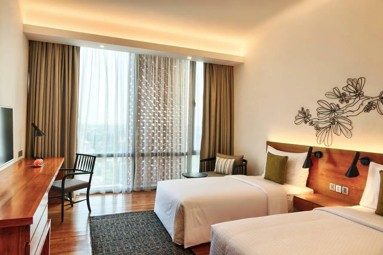 Jetwing Colombo Seven Hotel