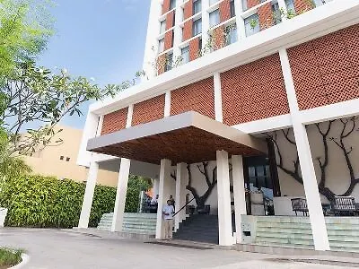 Jetwing Colombo Seven Hotel