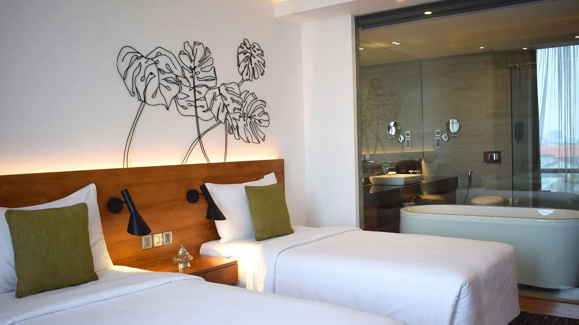 Hotel Jetwing Colombo Seven 5*,