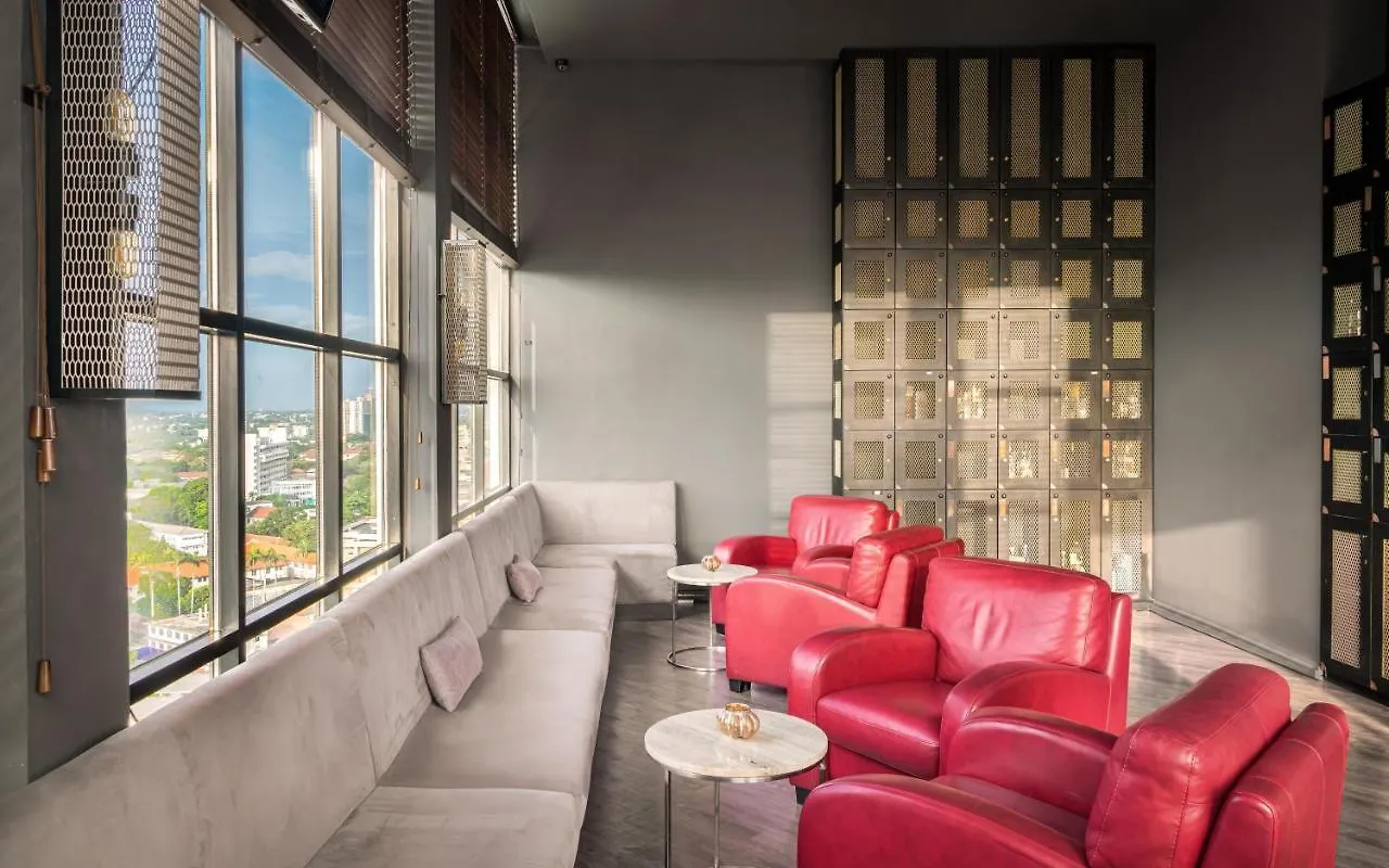 Hotel Jetwing Colombo Seven 5*,